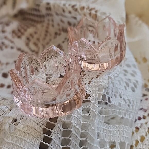 Vintage Salt Cellars Pair Of 2 Tulip Salt Cellars Pale Pink Glass - Picture 3 of 8